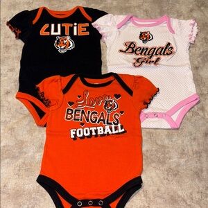 Cincinnati Bengals Baby Onesies Set
